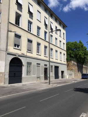 Travaux de rénovation de façade pour le local à Caluire